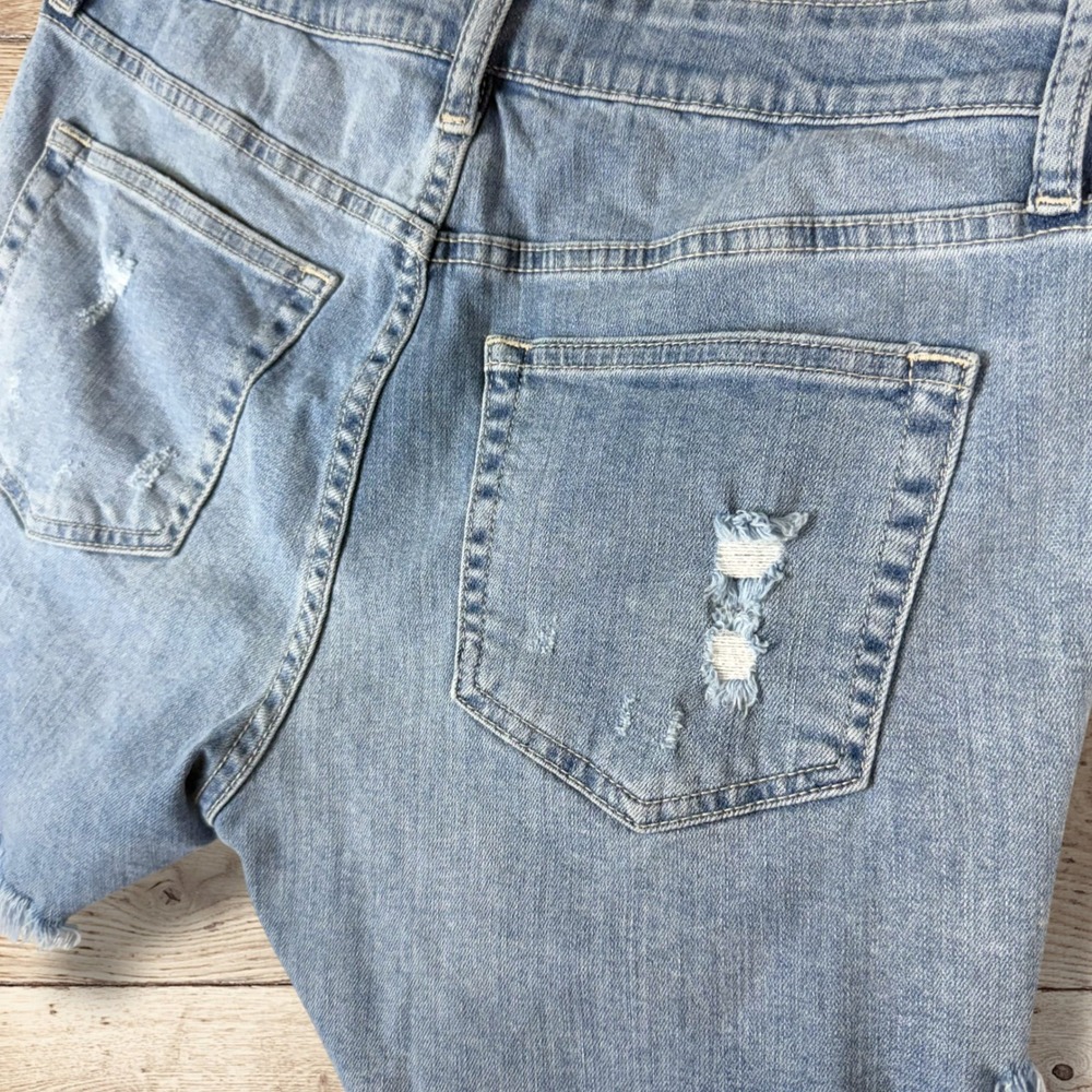 JBD Just Black Denim Distressed Frayed Hem Light Wash Denim Shorts NWT Size L - Picture 5 of 10